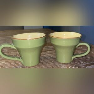 Vietri Basilico 2 Coffee Mugs Green Terracotta Trim Italy Pottery Yellow vintage